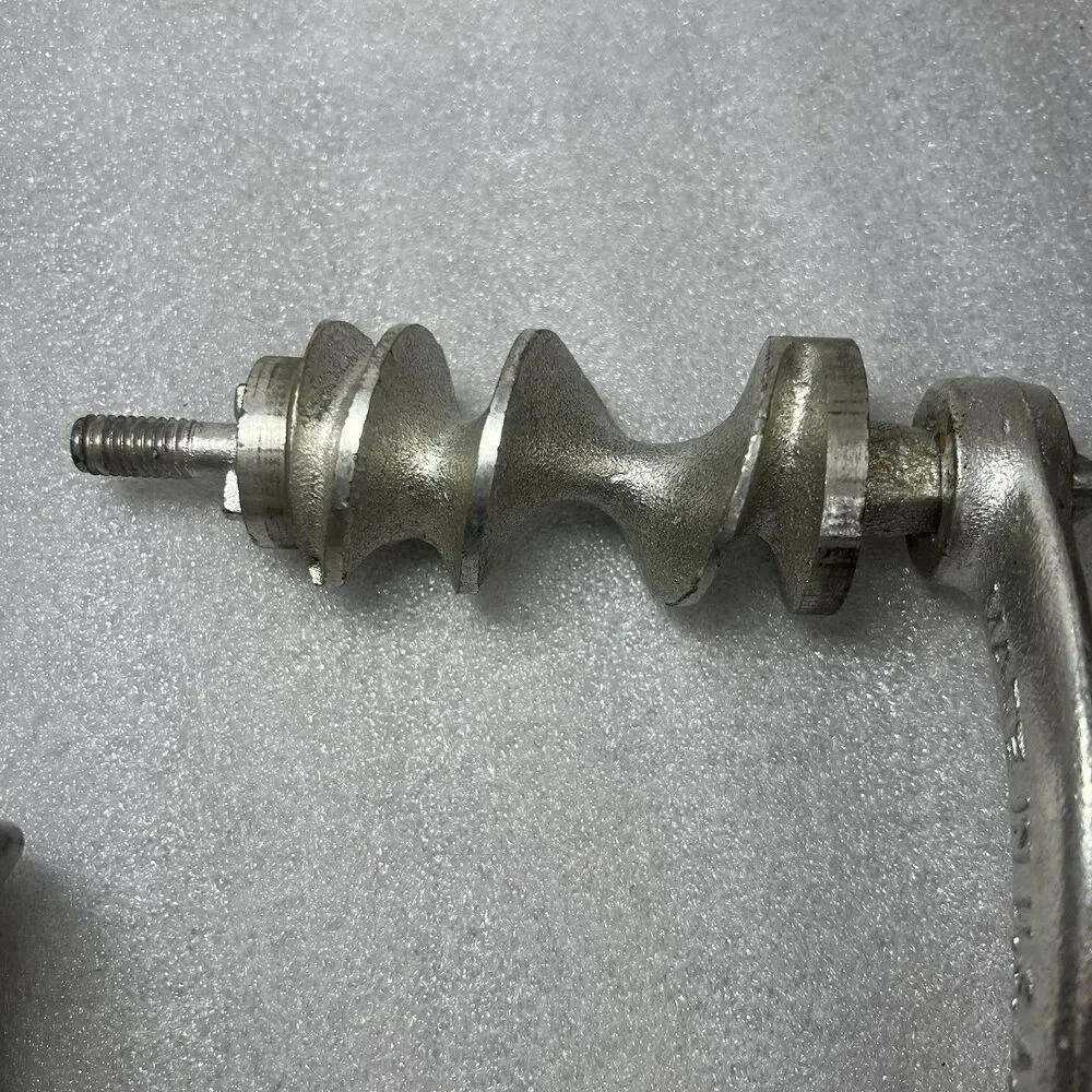 Vintage Universal No. 2 Manual Cast Iron Meat Food Grinder W/ Hand crank Clean